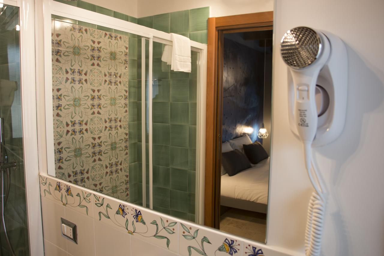 La Cattedrale Dai Tetti Bed & Breakfast Trani Bagian luar foto