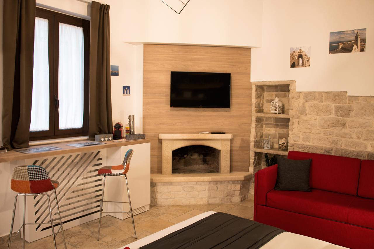 La Cattedrale Dai Tetti Bed & Breakfast Trani Bagian luar foto