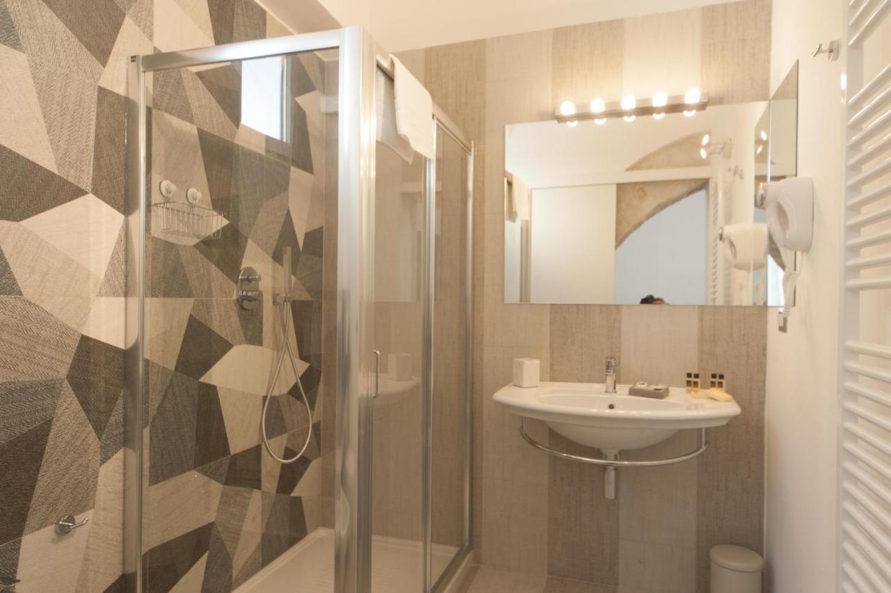 La Cattedrale Dai Tetti Bed & Breakfast Trani Bagian luar foto